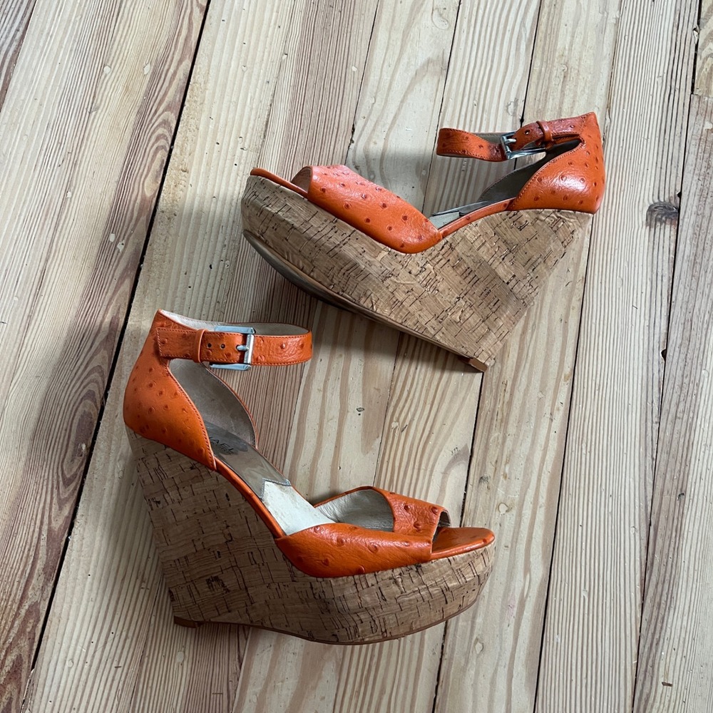 Michael Kors Orange Ostrich Embossed Cork Platform Ariana Wedge Sandals 8M y2k - Picture 3 of 7